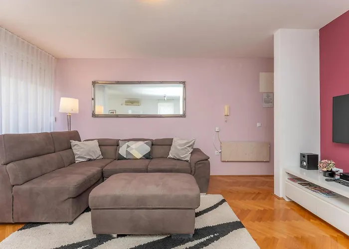 Appartement Beautiful In *