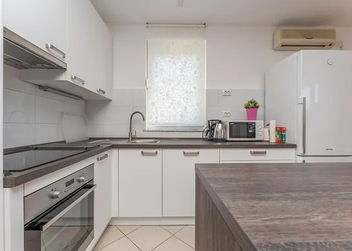 Appartement Beautiful In *