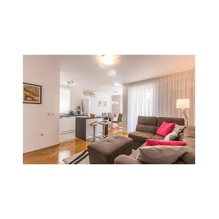 Beautiful In Apartment