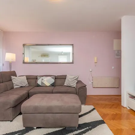 Appartement Beautiful In *