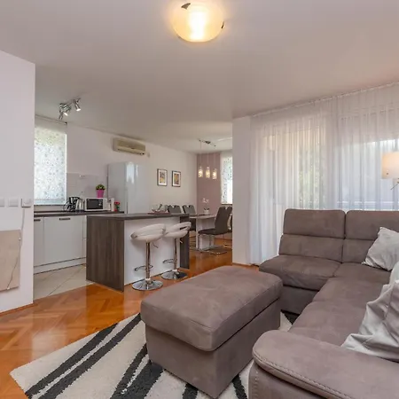 Apartment Beautiful In